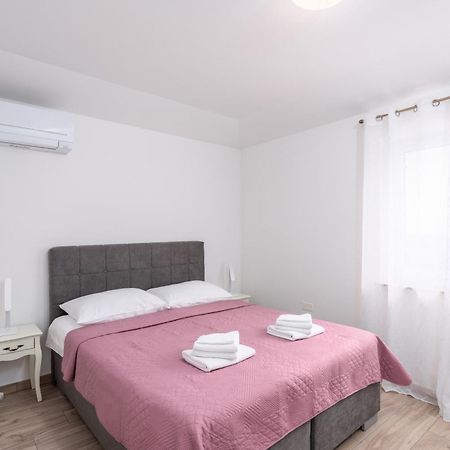 Villa Buroli With Pool, Sauna And Jacuzzi מראה חיצוני תמונה