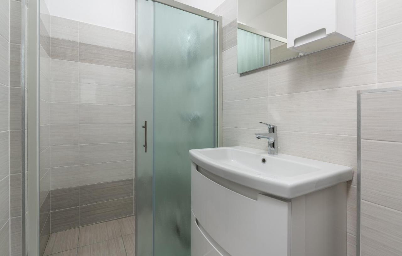 Villa Buroli With Pool, Sauna And Jacuzzi מראה חיצוני תמונה