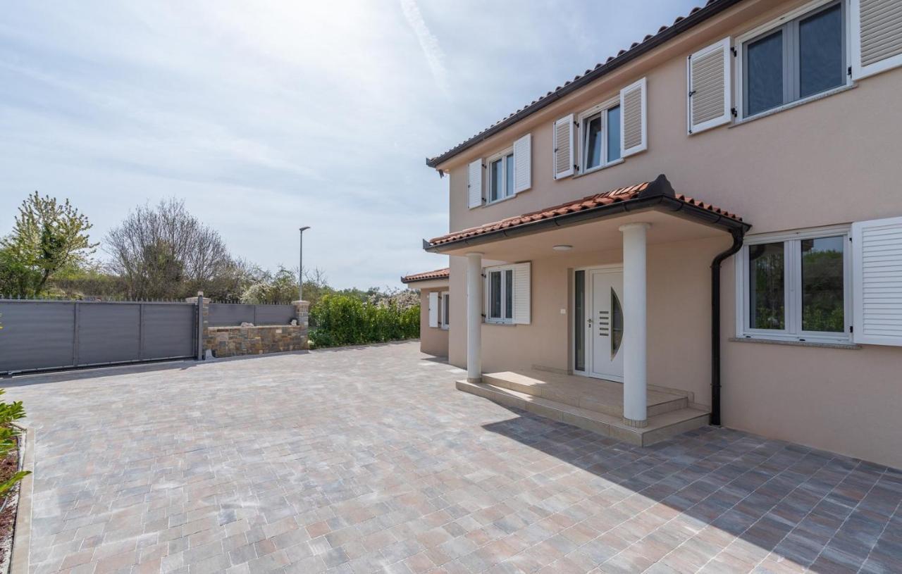 Villa Buroli With Pool, Sauna And Jacuzzi מראה חיצוני תמונה
