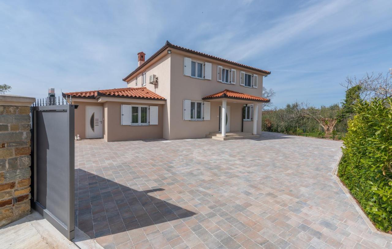 Villa Buroli With Pool, Sauna And Jacuzzi מראה חיצוני תמונה