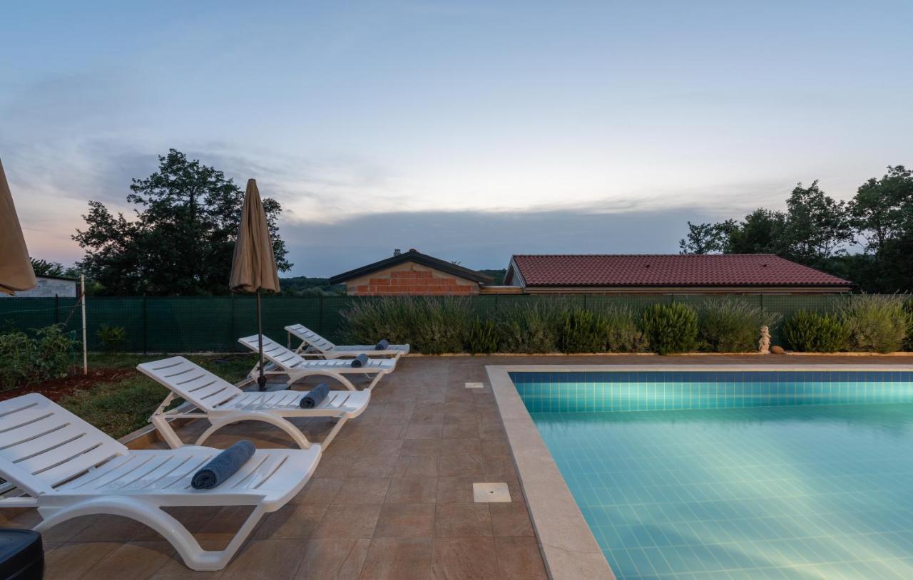 Villa Buroli With Pool, Sauna And Jacuzzi מראה חיצוני תמונה