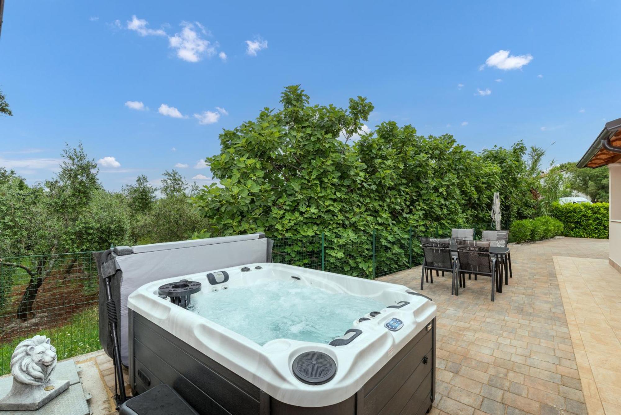 Villa Buroli With Pool, Sauna And Jacuzzi מראה חיצוני תמונה
