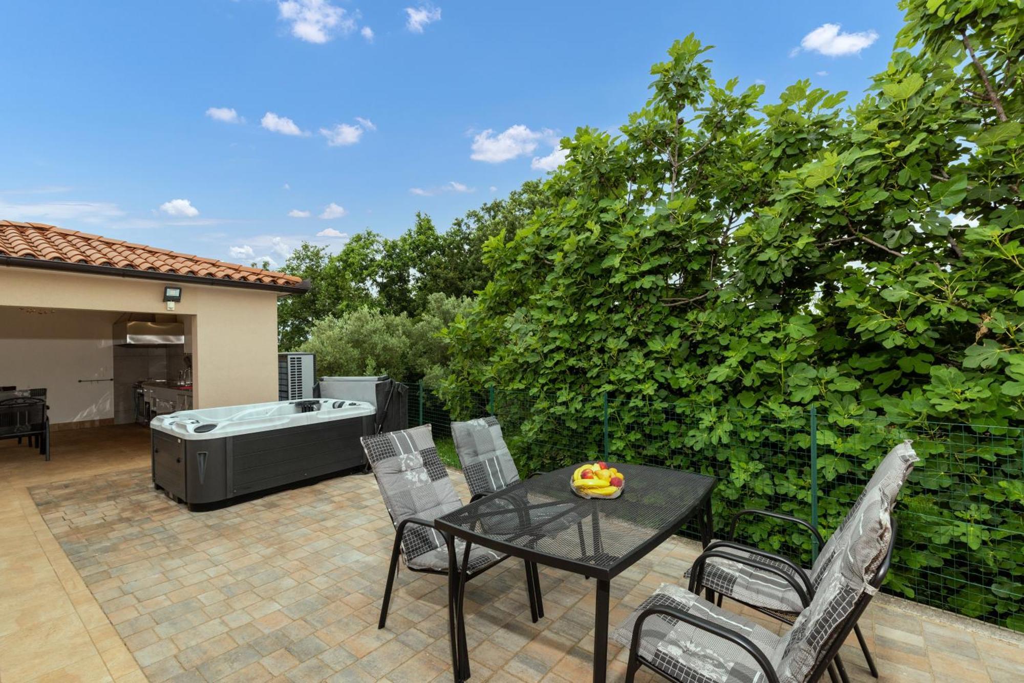 Villa Buroli With Pool, Sauna And Jacuzzi מראה חיצוני תמונה